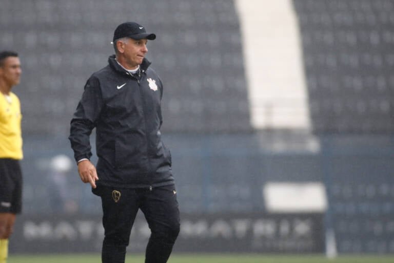 Corinthians perde para Flamengo no Brasileiro sub-17 e vê fim