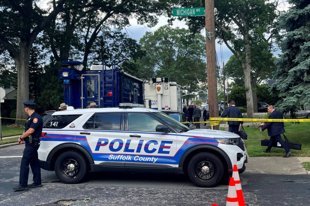 EUA: Polícia prende suspeito de assassinatos em série - 14/07/2023