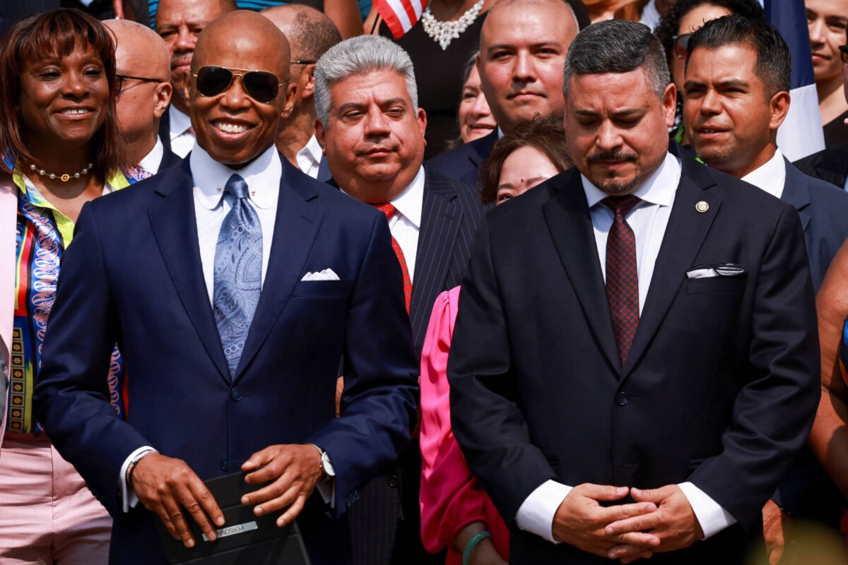 Edward Caban vira 1º latino no comando da polícia de