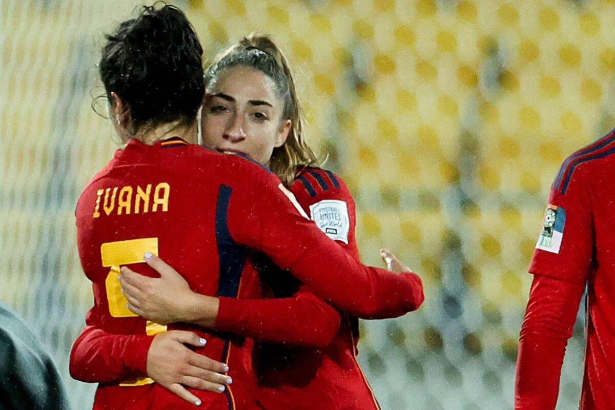 Espanha derrota Costa Rica por 3 a 0 na estreia