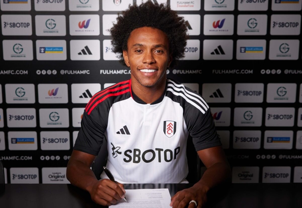 Ex-Corinthians, Willian volta atrás e renova com o Fulham