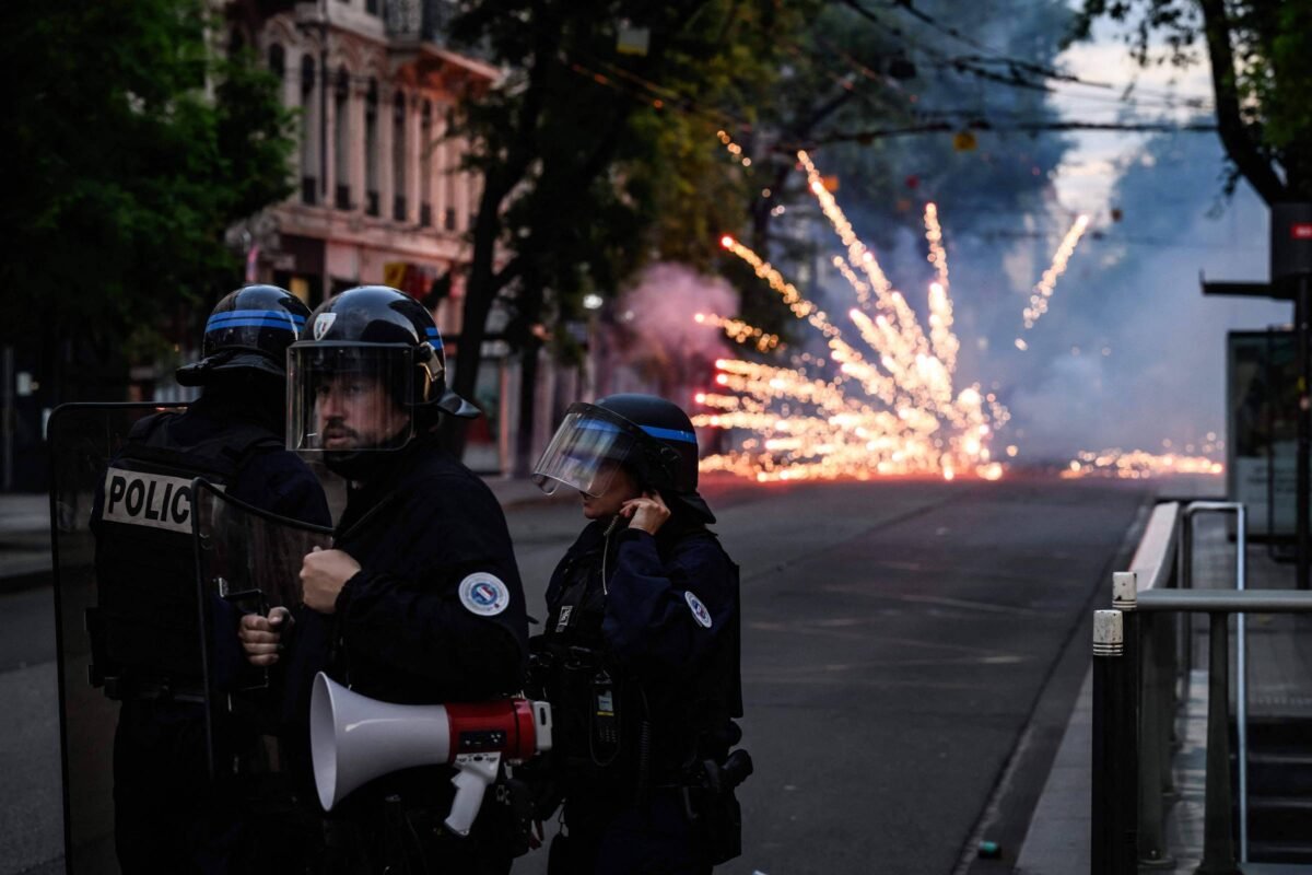 França proíbe venda de fogos de artifício em feriado -