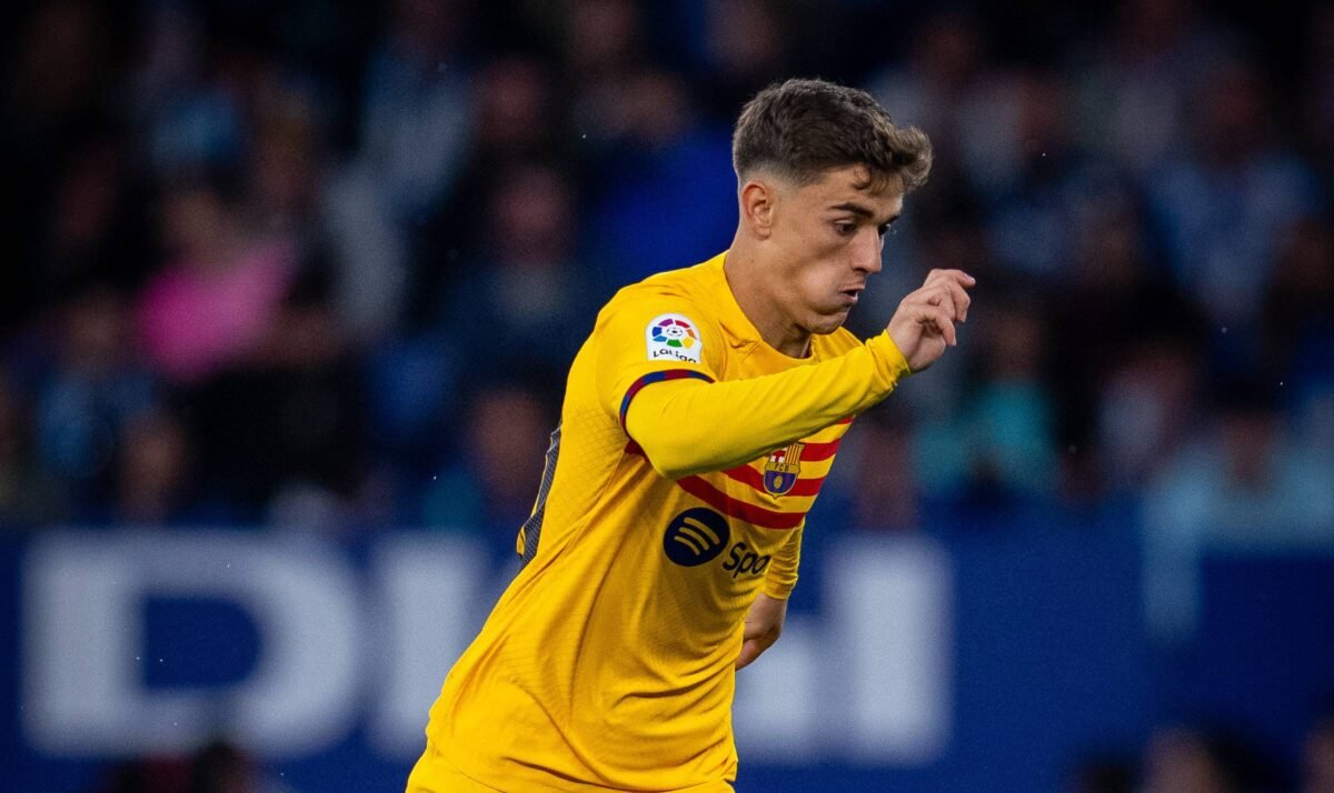 Gavi desfalca último treino do Barcelona, mas deve jogar nos