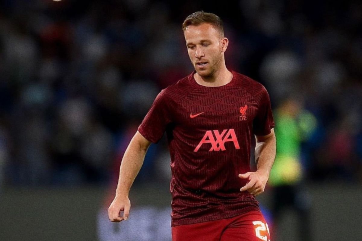 Meio-campista Arthur, ex-Grêmio, estaria próximo de reforçar a Fiorentina por