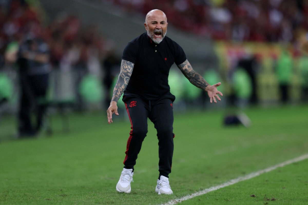 O Flamengo continua sendo o maior inimigo do Flamengo -