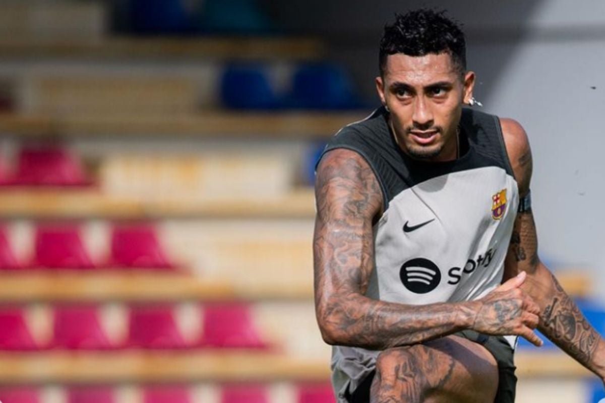 Raphinha desperta interesse do Al-Hilal e Barcelona estuda vendê-lo, diz