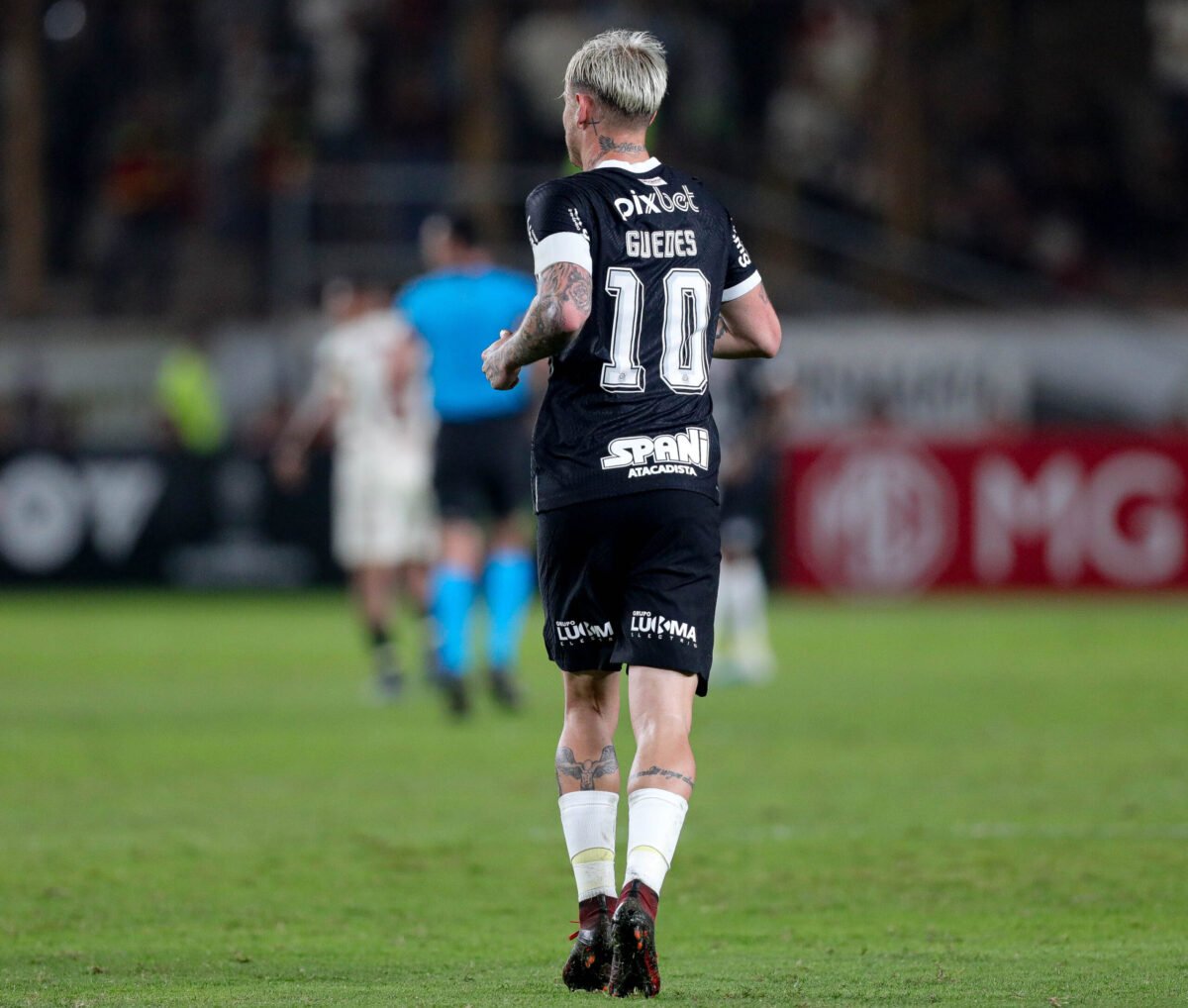 Róger Guedes fala sobre interesse do futebol árabe: "Estou feliz