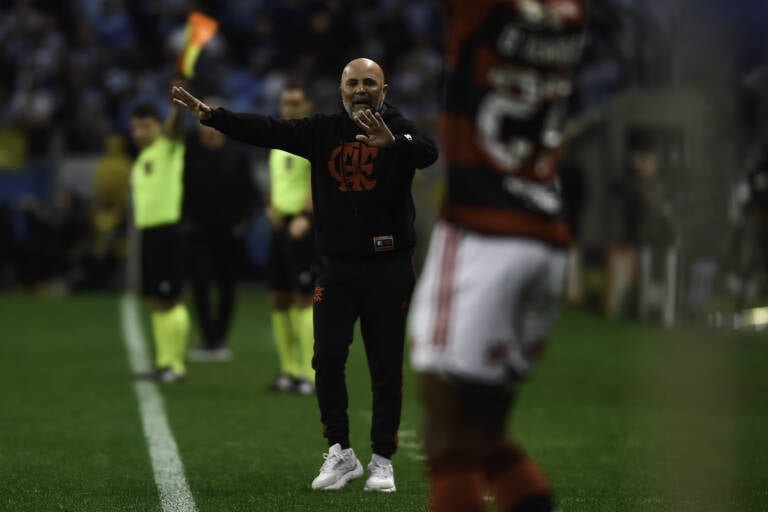 Sampaoli recupera prestígio com elenco do Flamengo após incidente com