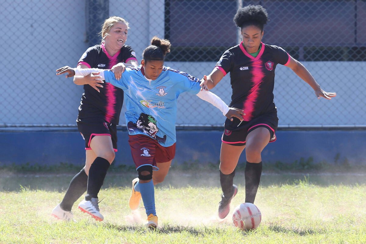 Datafolha: 6% das mulheres no Brasil jogam futebol - 17/08/2023
