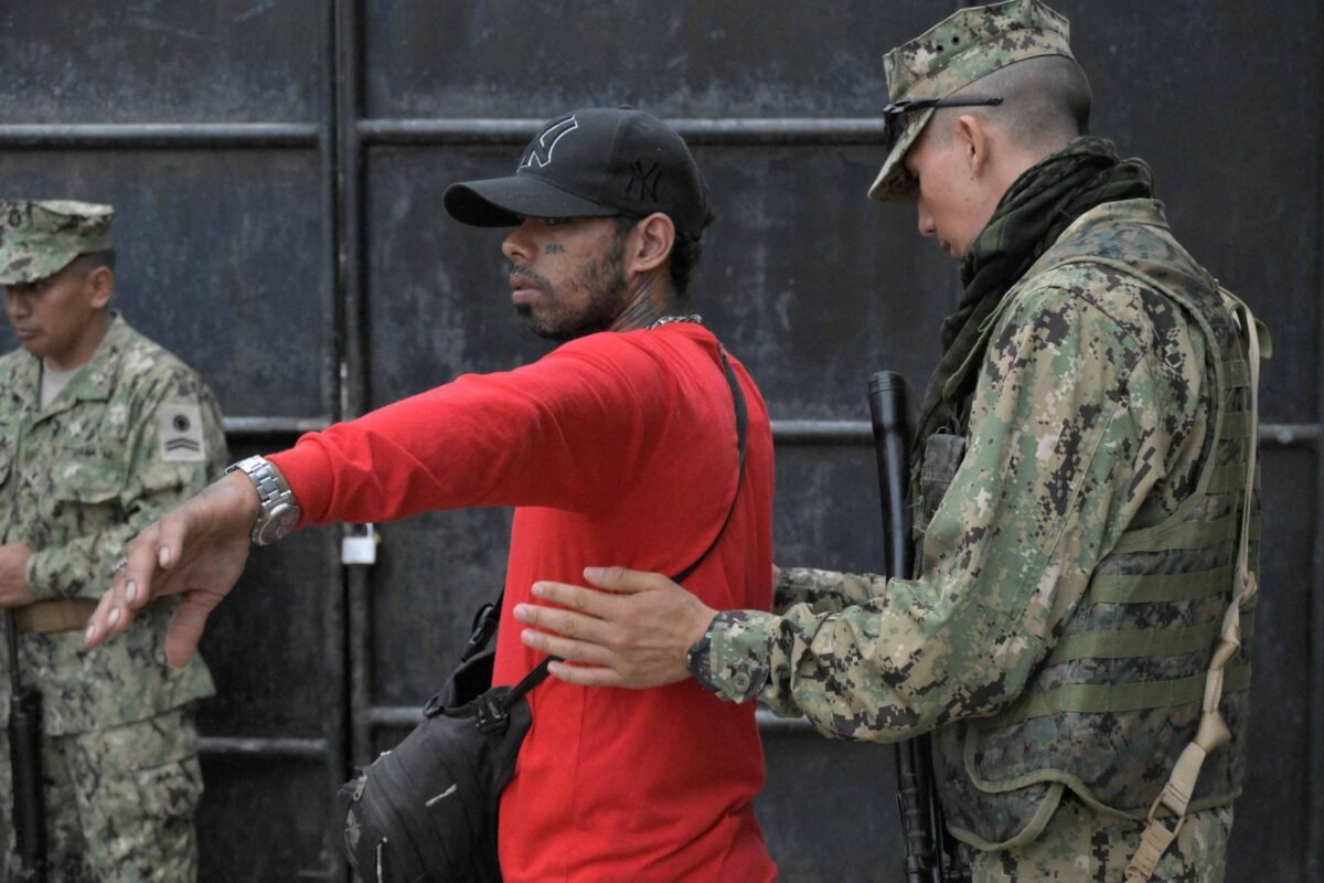 Eleições no Equador têm segurança reforçada após atentados - 20/08/2023