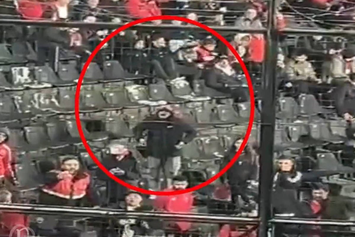 Em jogo marcado por racismo, Corinthians avança na Copa -