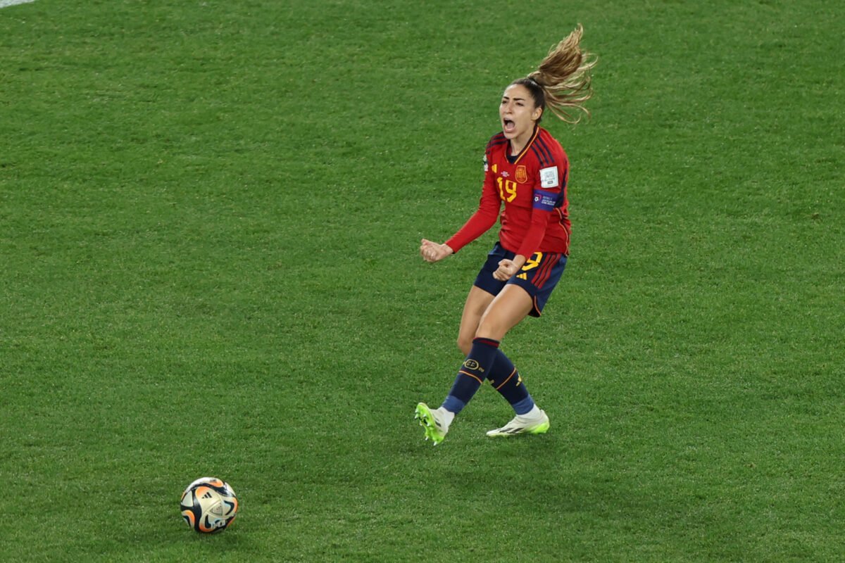 Olga Carmona, a autora do gol do título da Espanha