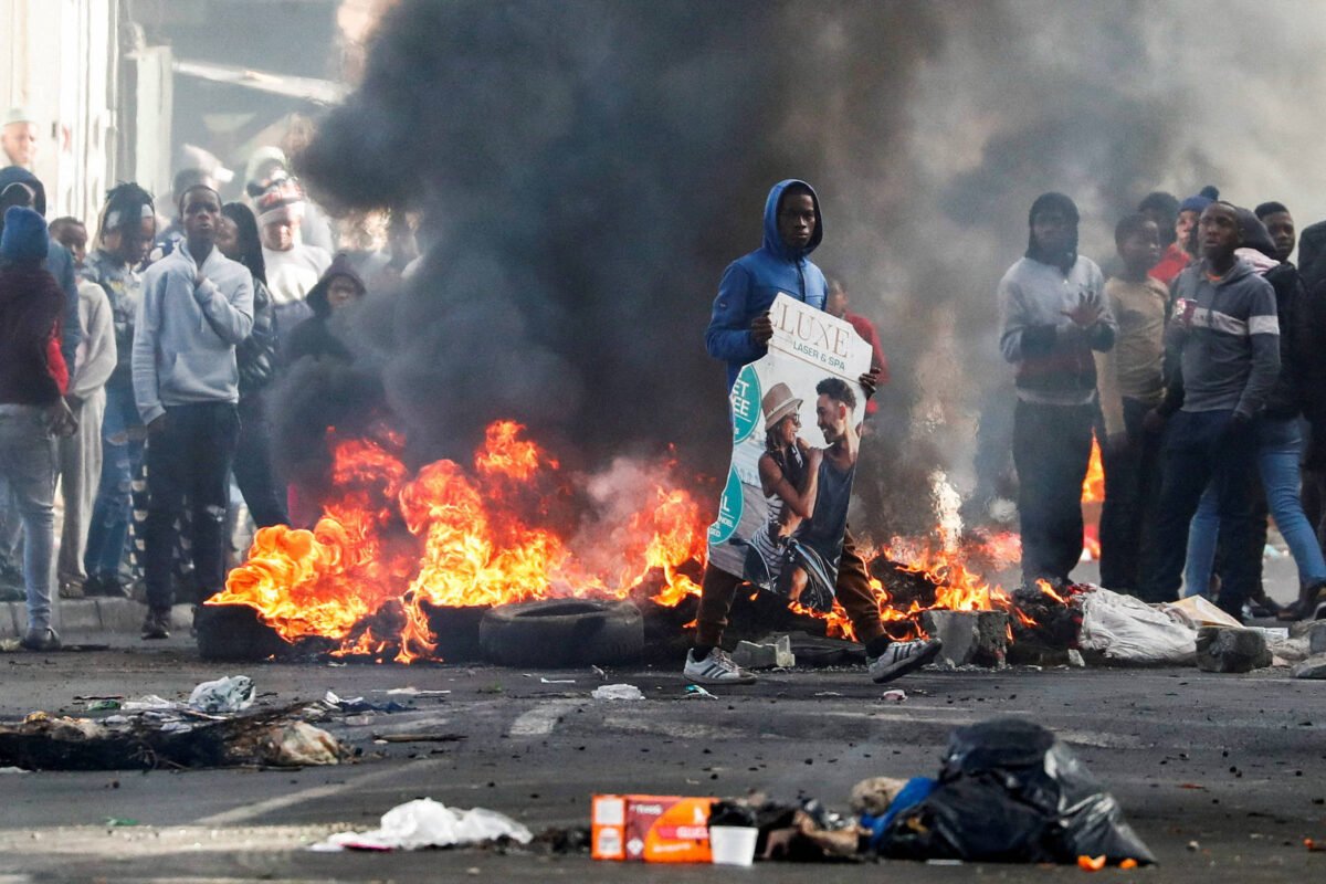 Protestos violentos durante greve de taxistas na África do Sul