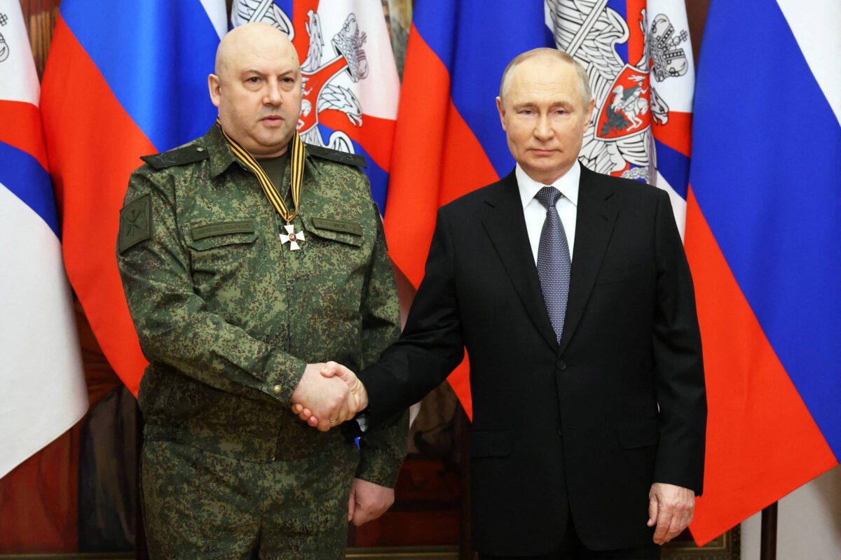 Putin demite 'general Armagedom' por suspeita em motim - 23/08/2023