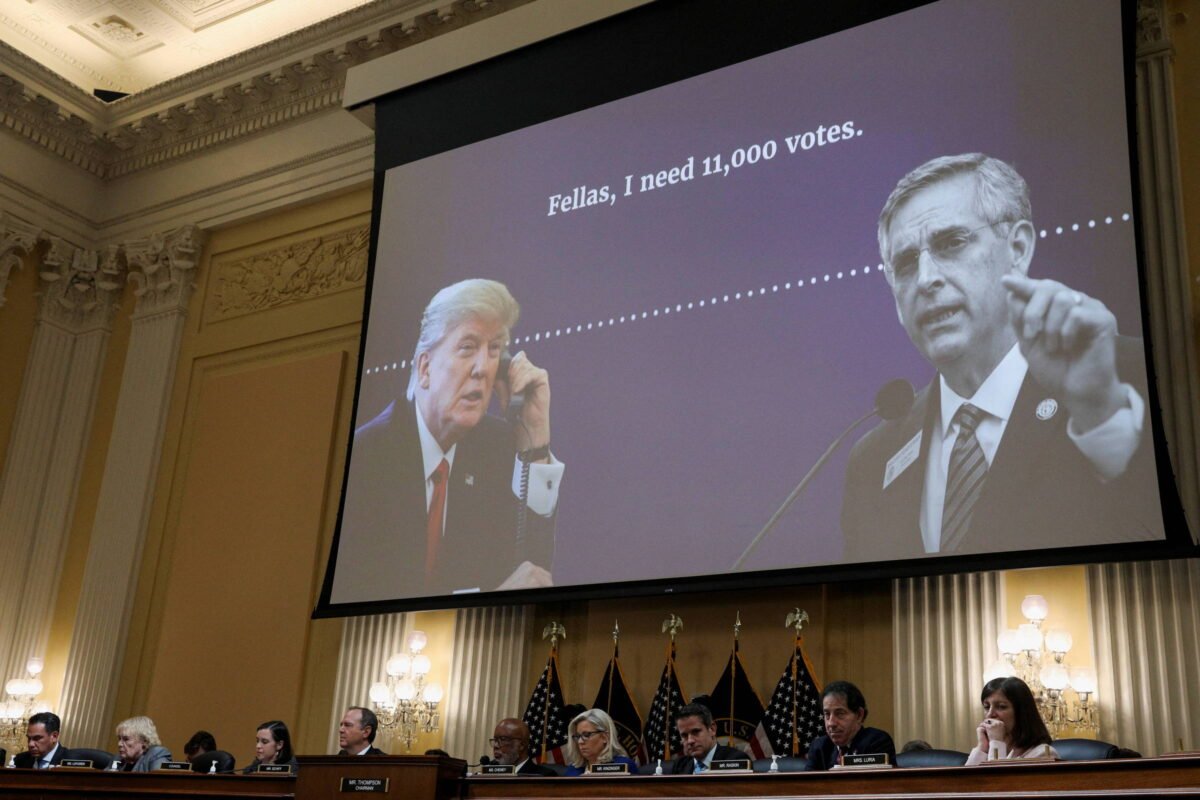 Trump torna-se réu pela quarta vez na Justiça - 14/08/2023
