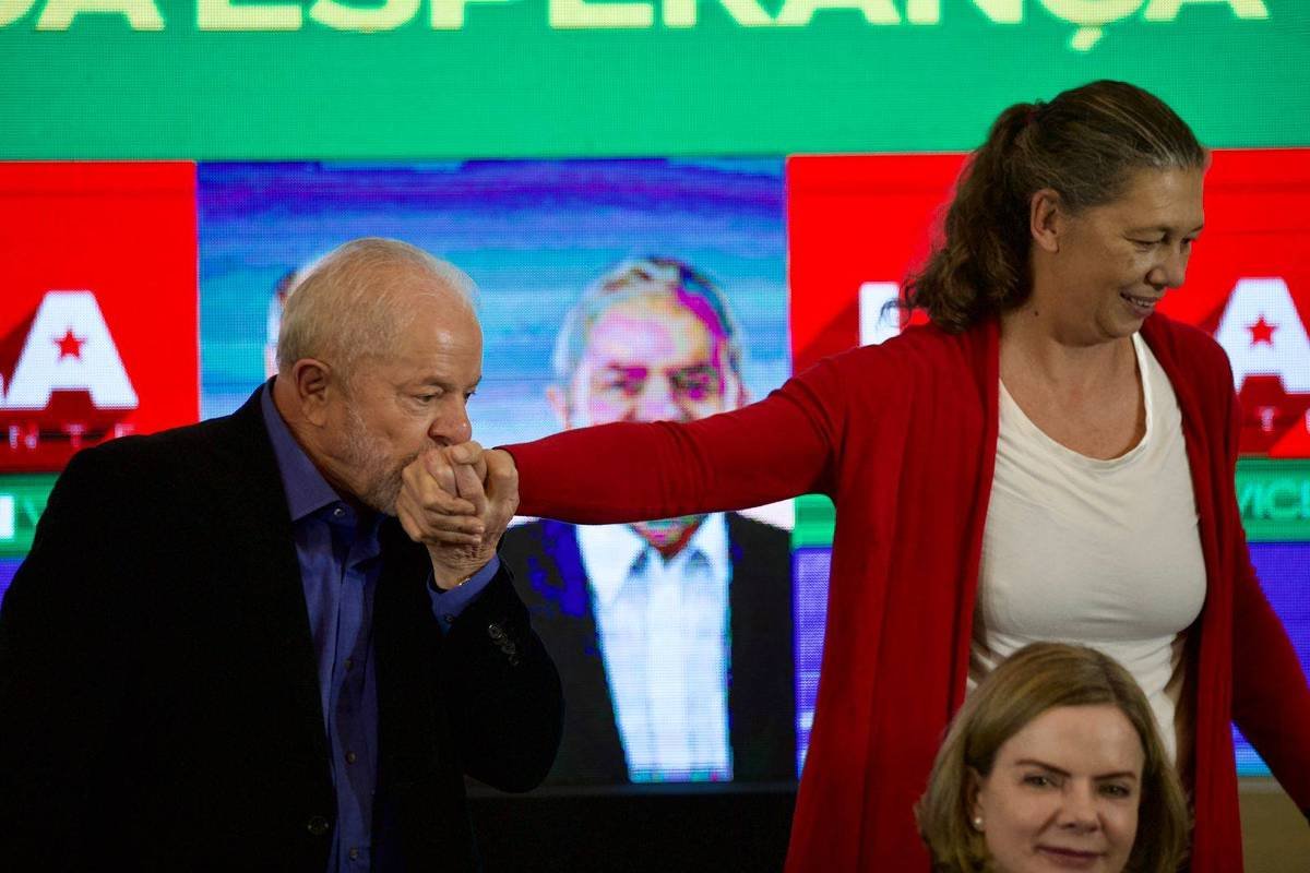 Ana Moser compara demissão à aposentadoria do vôlei - 09/09/2023