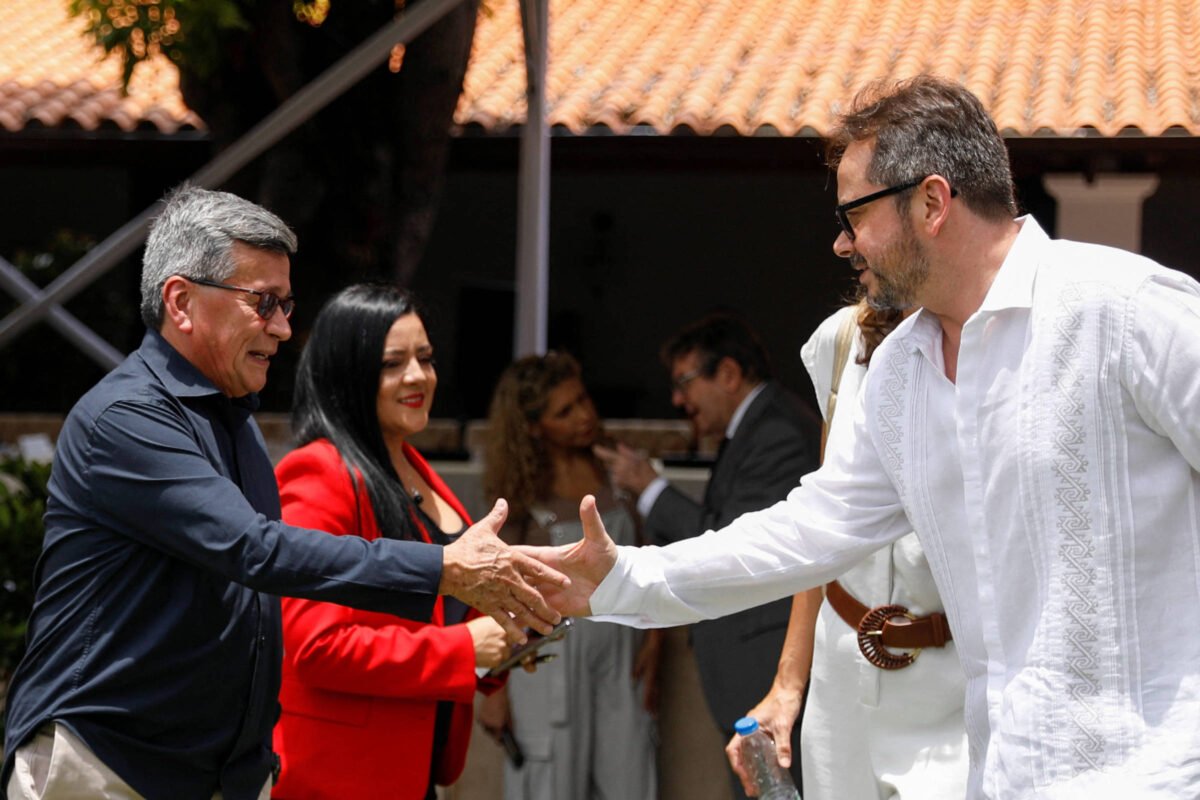 Colômbia: Disputa entre ELN e dissidência das Farc mata 9