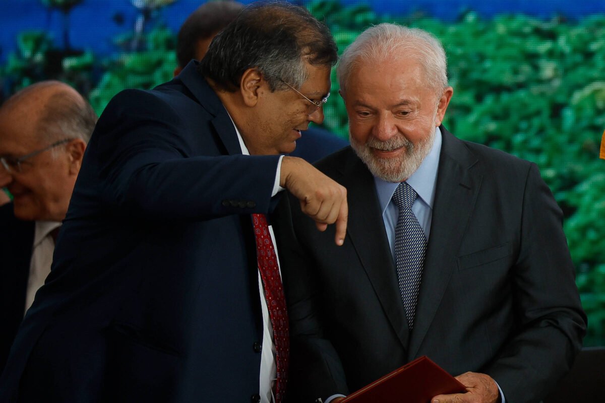 Dino: Tribunal de Haia funciona de modo desequilibrado - 13/09/2023