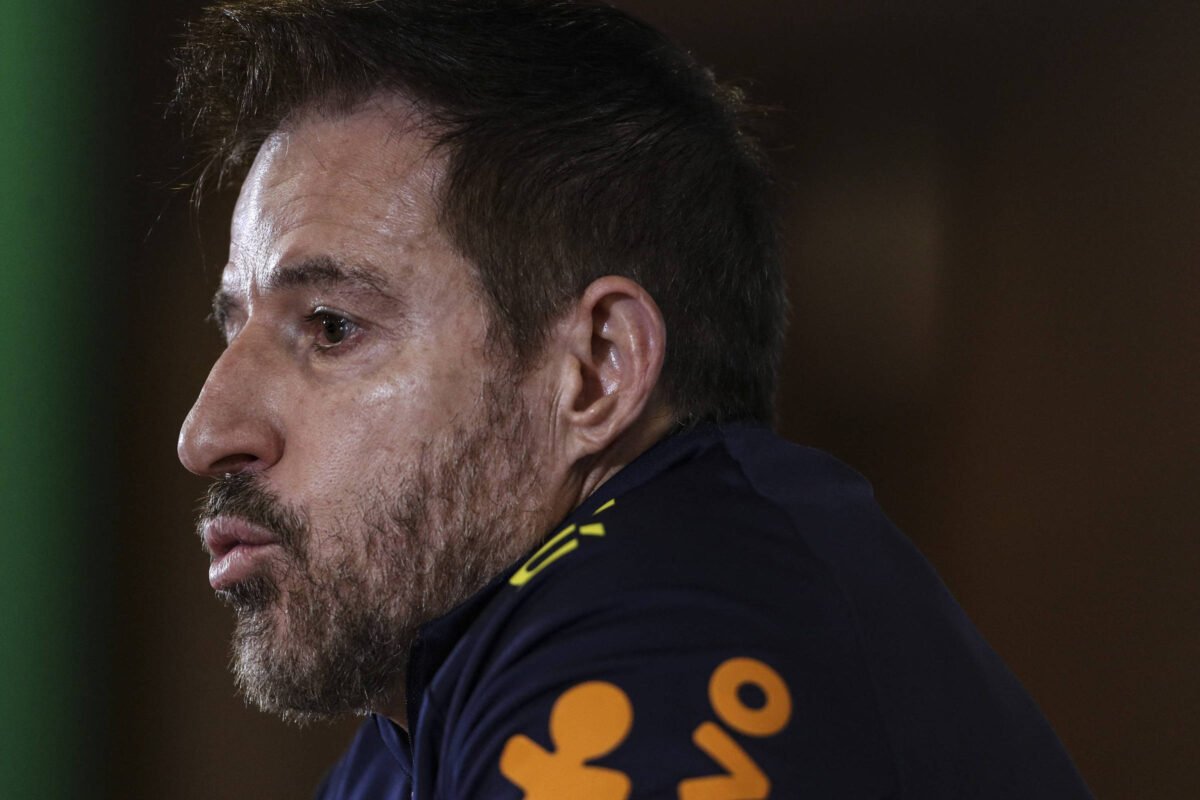 Estamos perdendo talentos precoces, diz Ramon Menezes - 03/09/2023 -