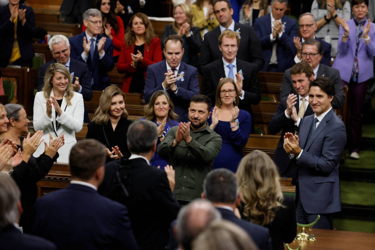 Guerra: Zelenski é criticado por aplaudir veterano nazista - 25/09/2023