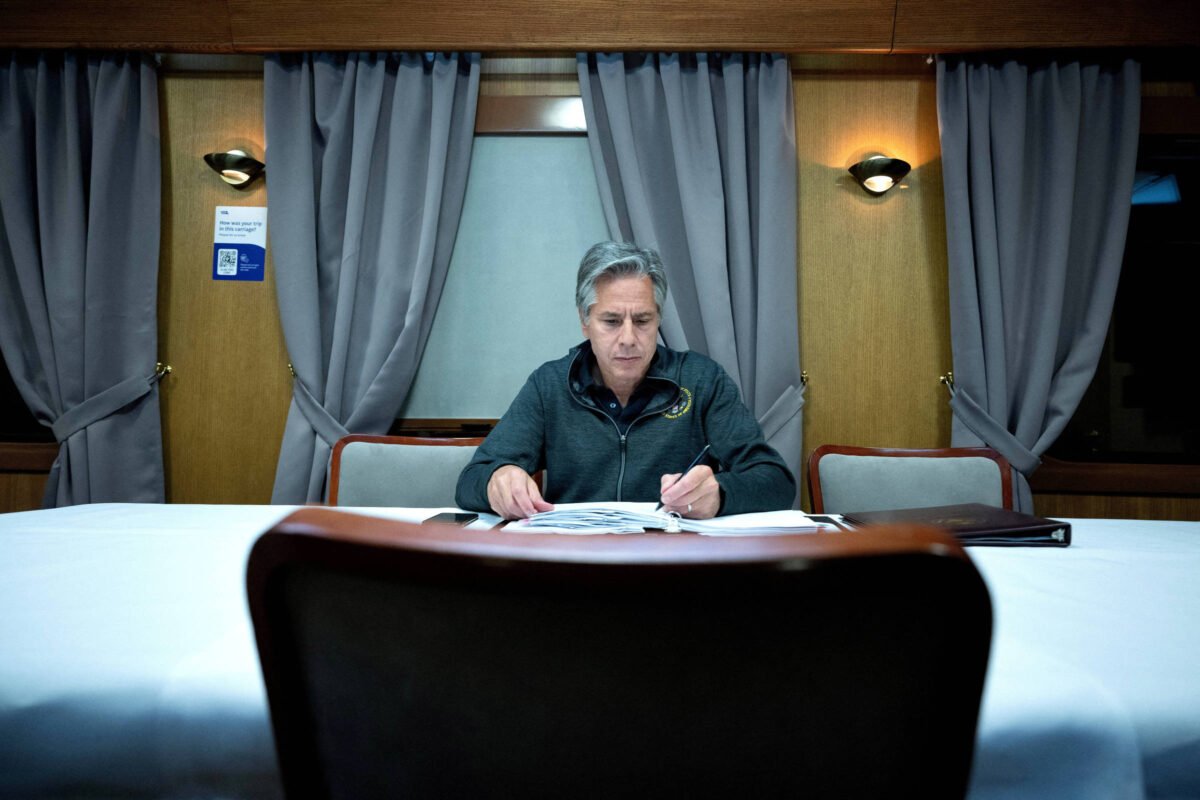 Guerra da Ucrânia: EUA fazem visita para avaliar crise -