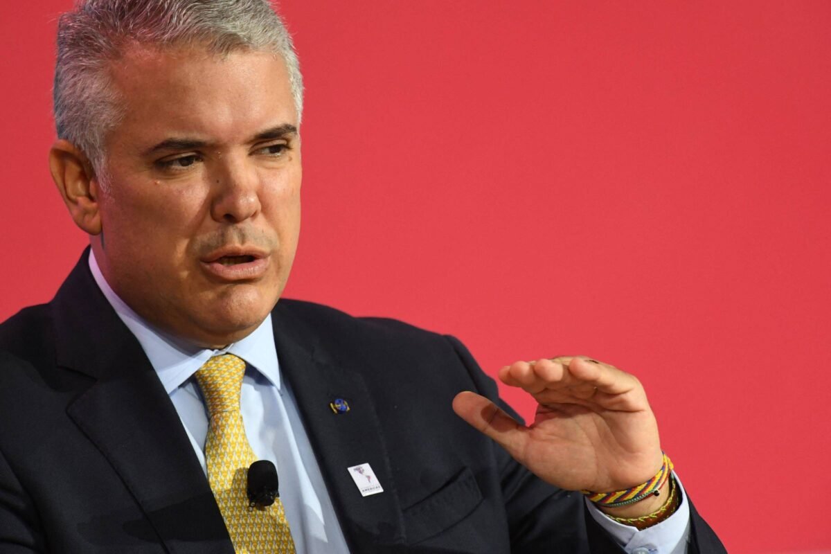 Iván Duque: Defesa do meio ambiente não tem ideologia -