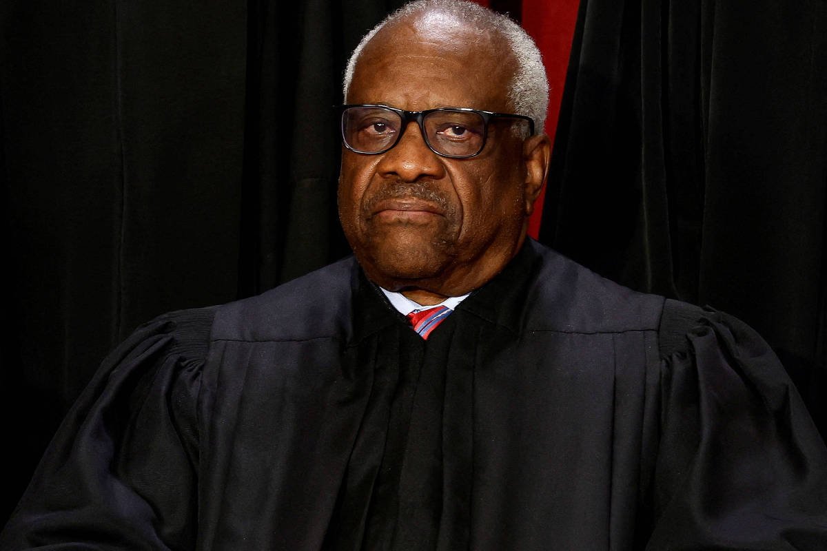 Juiz Clarence Thomas dos EUA relata viagens com bilionário -