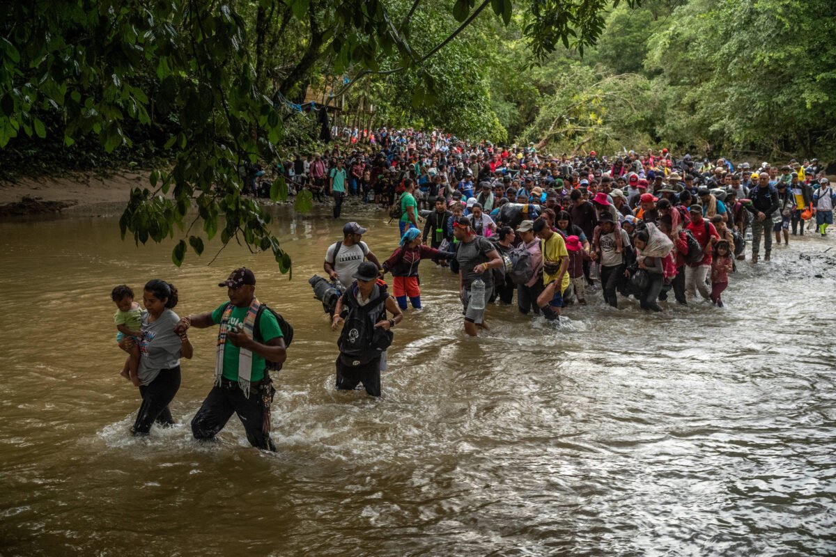Migração na selva de Darién vira negócio lucrativo - 15/09/2023