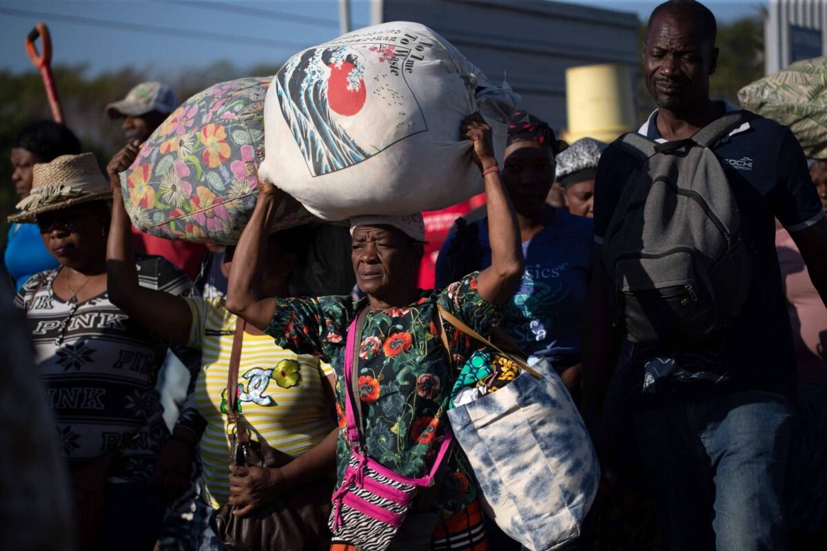 República Dominicana fechará fronteira com Haiti - 14/09/2023 - Mundo