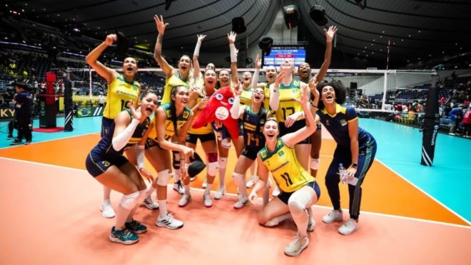 Seleção feminina de vôlei bate Japão e garante vaga nos