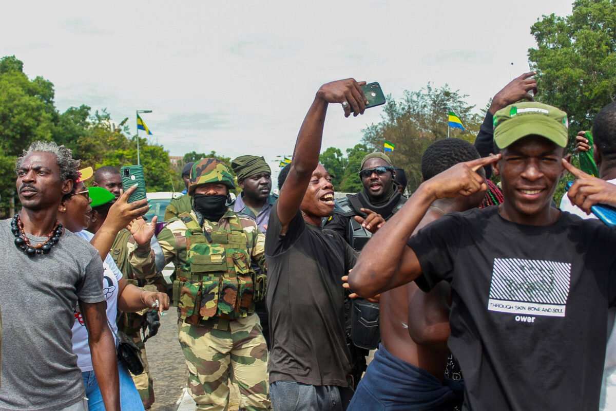 União Africana suspende Gabão após golpe militar - 31/08/2023 -