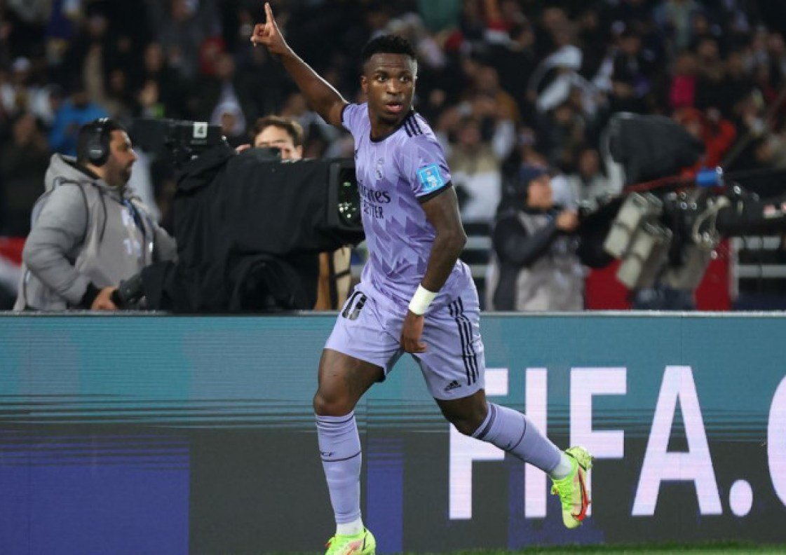 Vini Jr e Debinha estão entre os finalistas ao prêmio