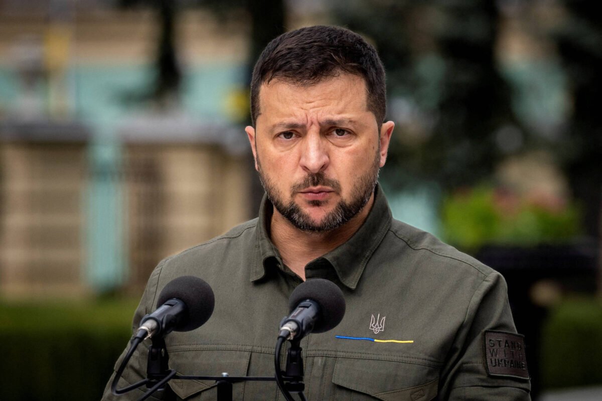 Zelenski é culpado por corrupção, dizem 78% dos ucranianos -