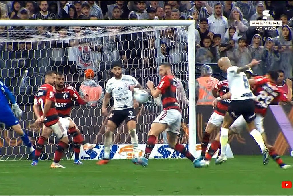 Corinthians empata com Flamengo no retorno de Mano Menezes a