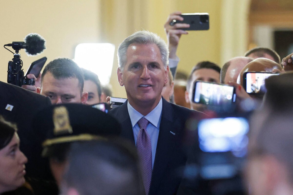 EUA: McCarthy pode ser removido do cargo nesta terça (3)