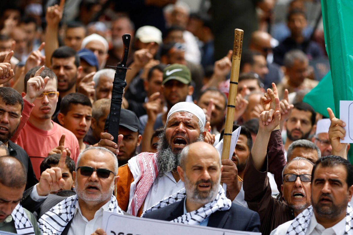 Hamas ganhou apoio em Palestina que se sente abandonada -