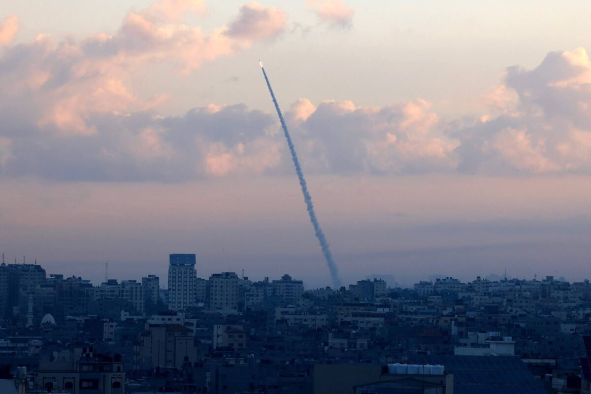Israel declara guerra após Hamas lançar ataque surpresa - 07/10/2023