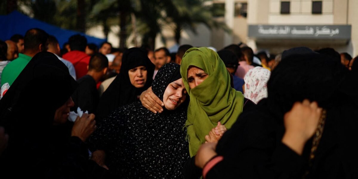 Ataque de Israel a ambulâncias deixa mortos e feridos em