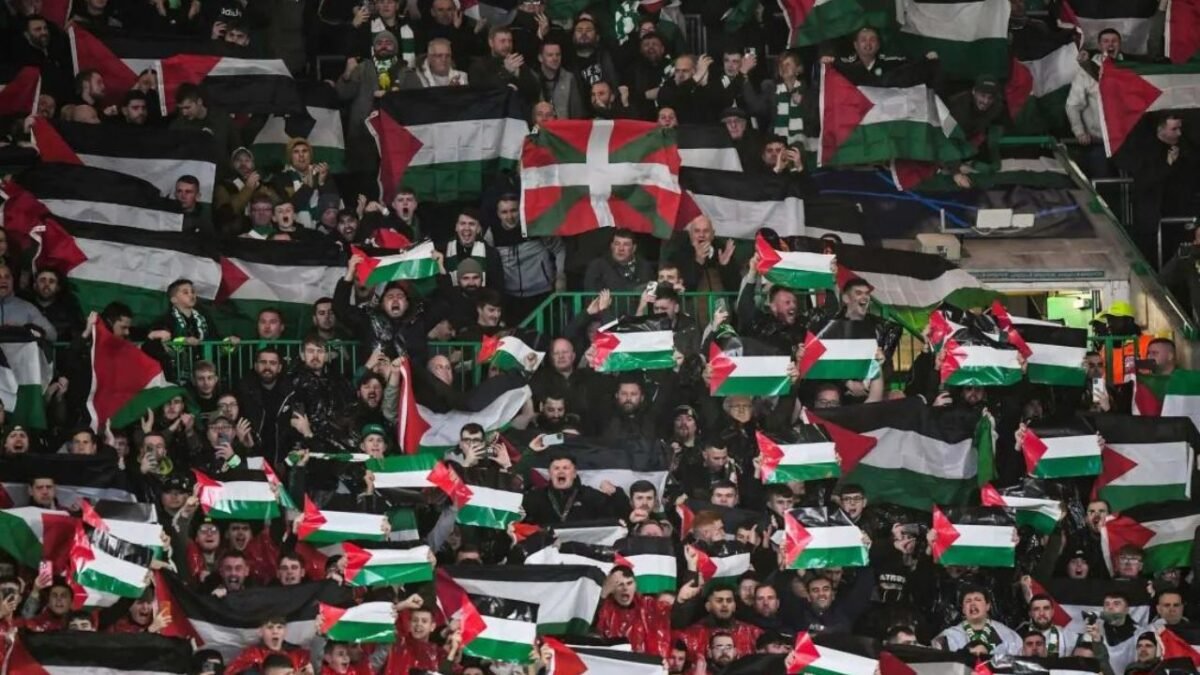 Celtic é multado após torcedores exibirem bandeiras palestinas