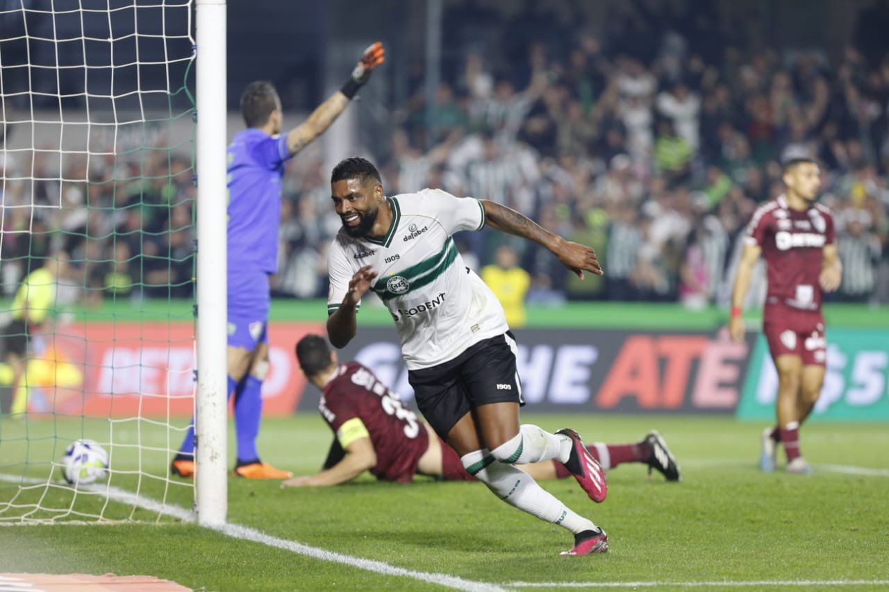 Confira a provável escalação do Coxa