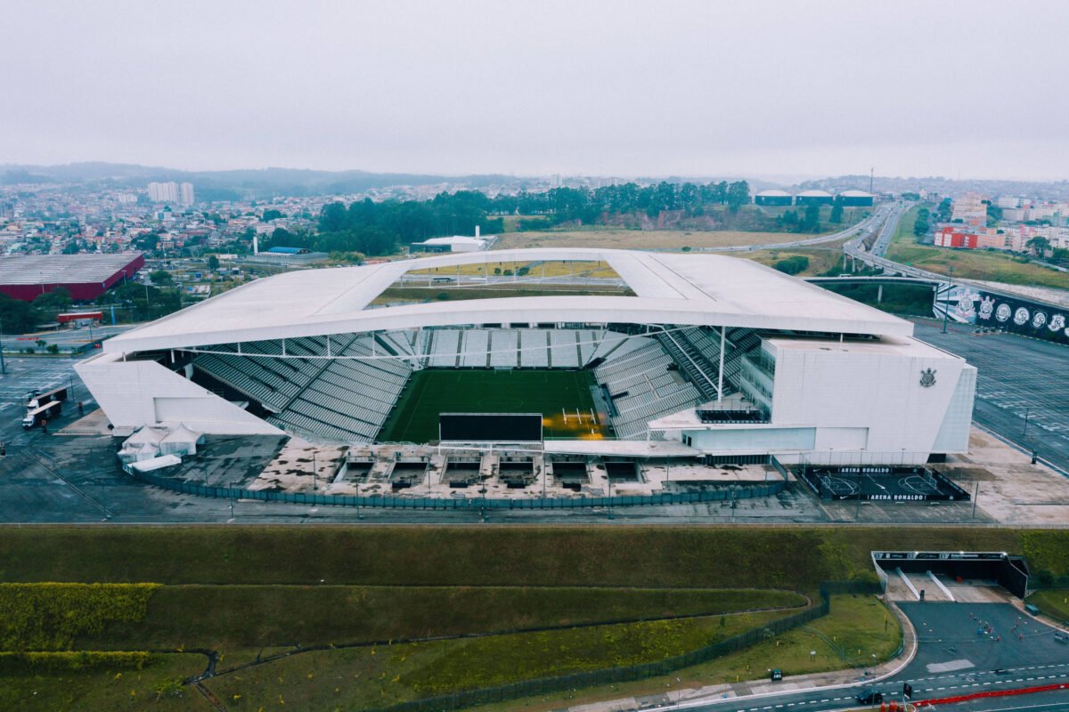 Corinthians faz proposta para quitar dívida da arena - 17/11/2023