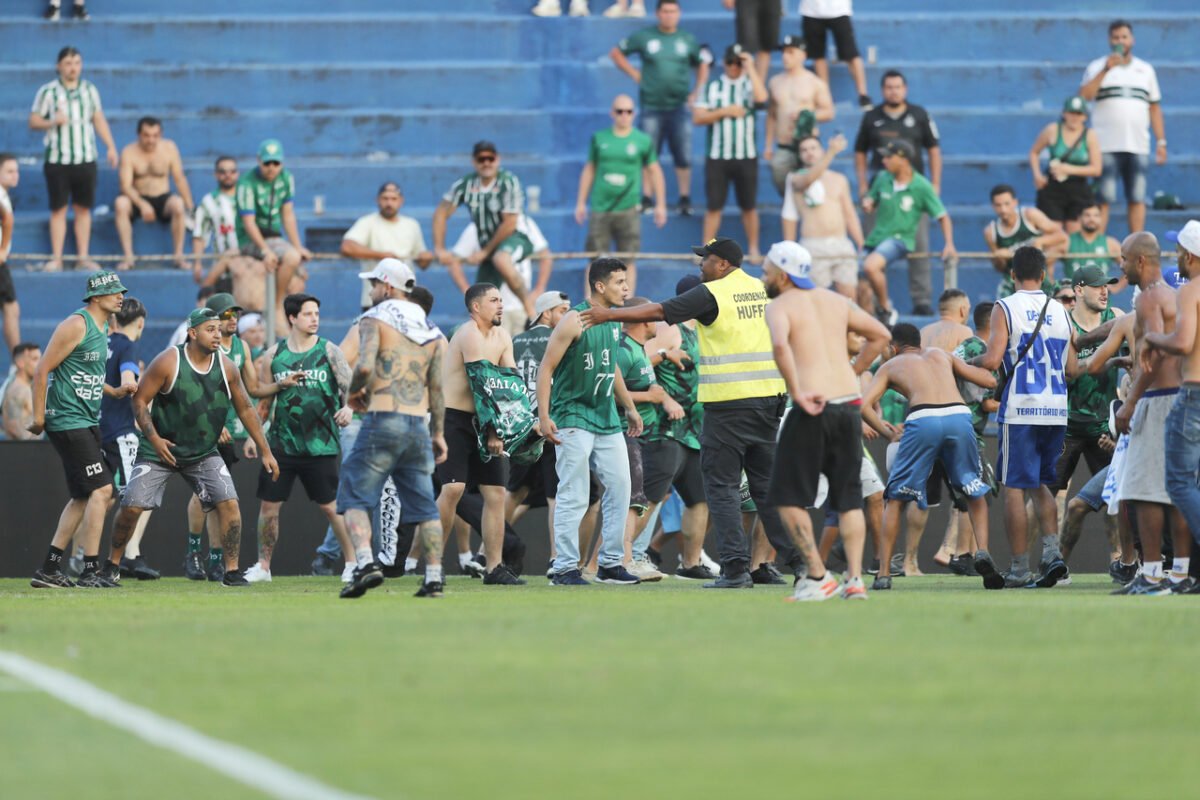 Coritiba e Cruzeiro podem perder até 20 mandos de campo