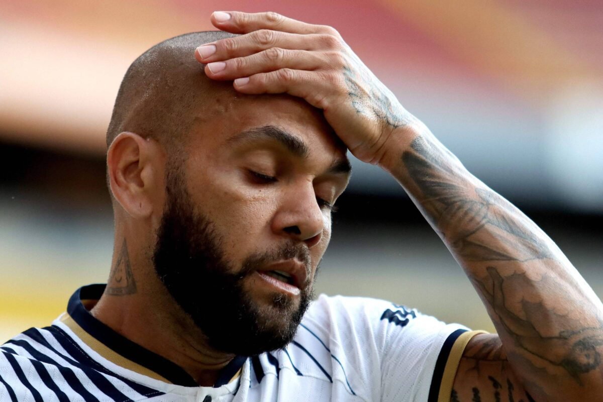 Daniel Alves: MP Espanha pede nove anos de prisão -
