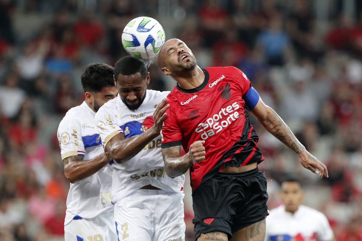 Defesa do Athletico completa 11 jogos sofrendo gols