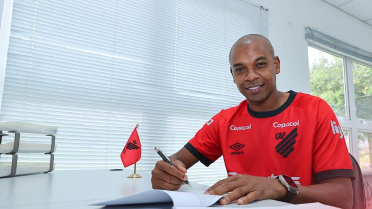 Fernandinho explica renovação e projeta centenário