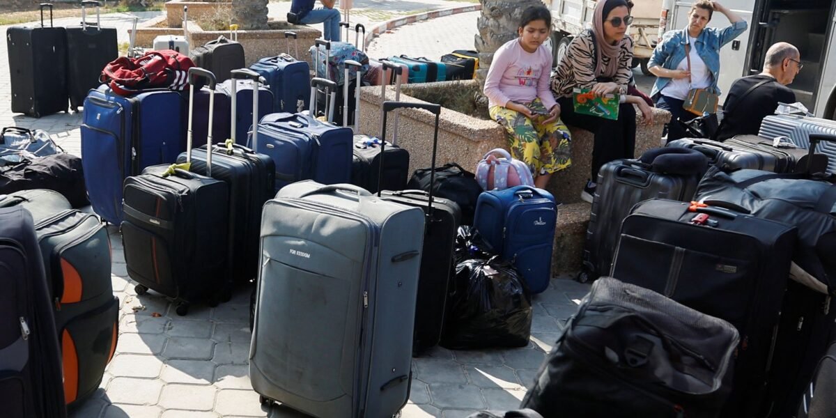 Fronteira de Rafah entre Gaza e Egito é reaberta, diz