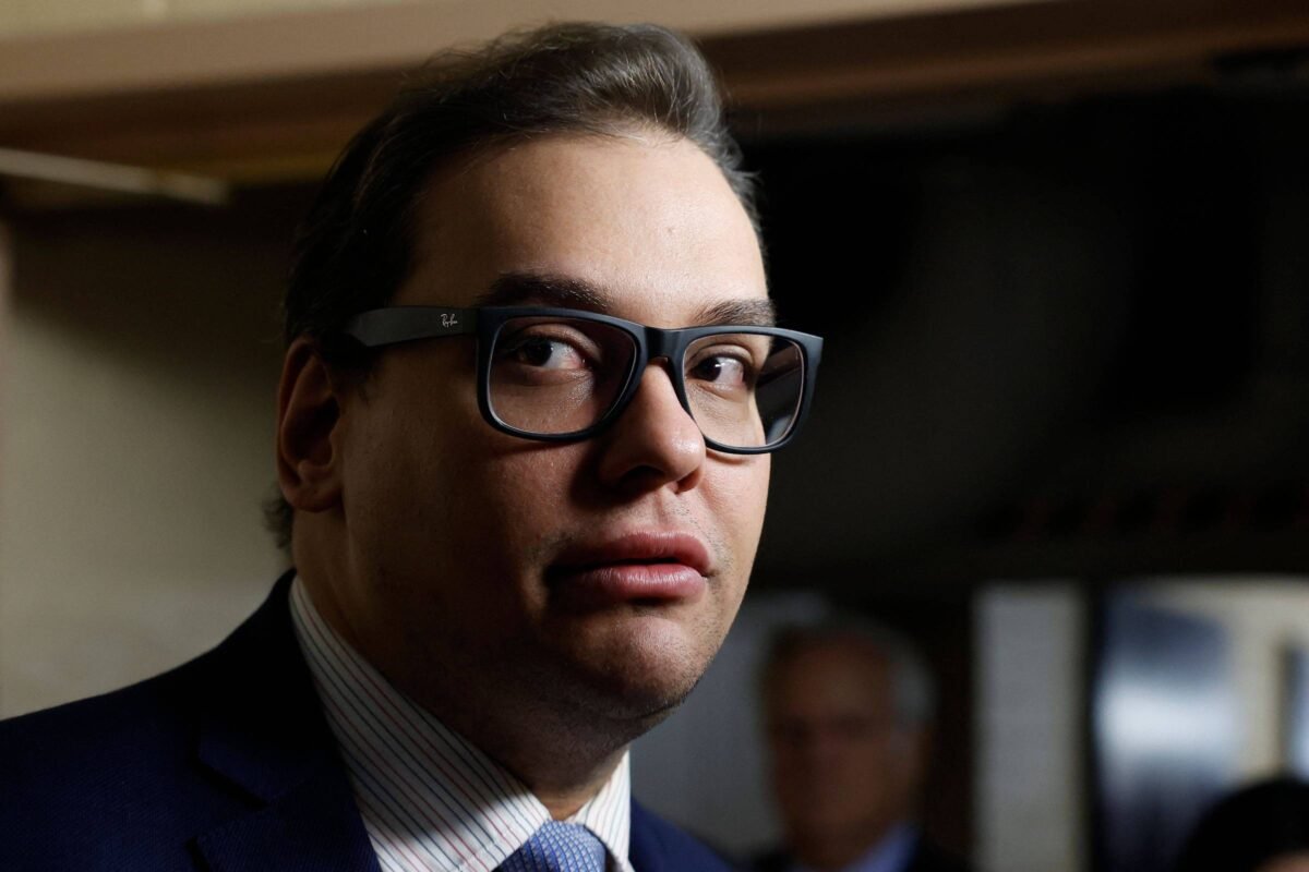 George Santos cometeu crimes, diz comitê de Câmara dos EUA