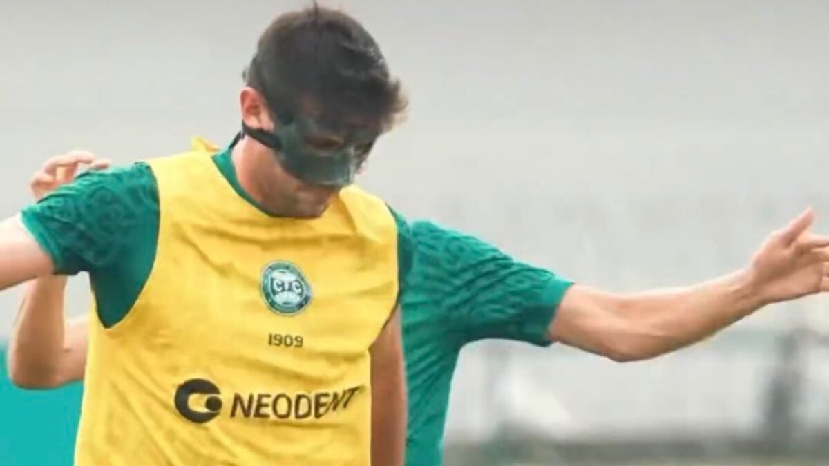 Kuscevic e Dombroski voltam aos treinos