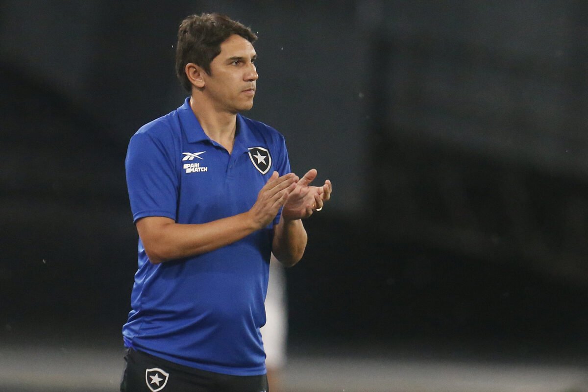 Lucio Flavio deixa o Botafogo e quer que trabalho "seja