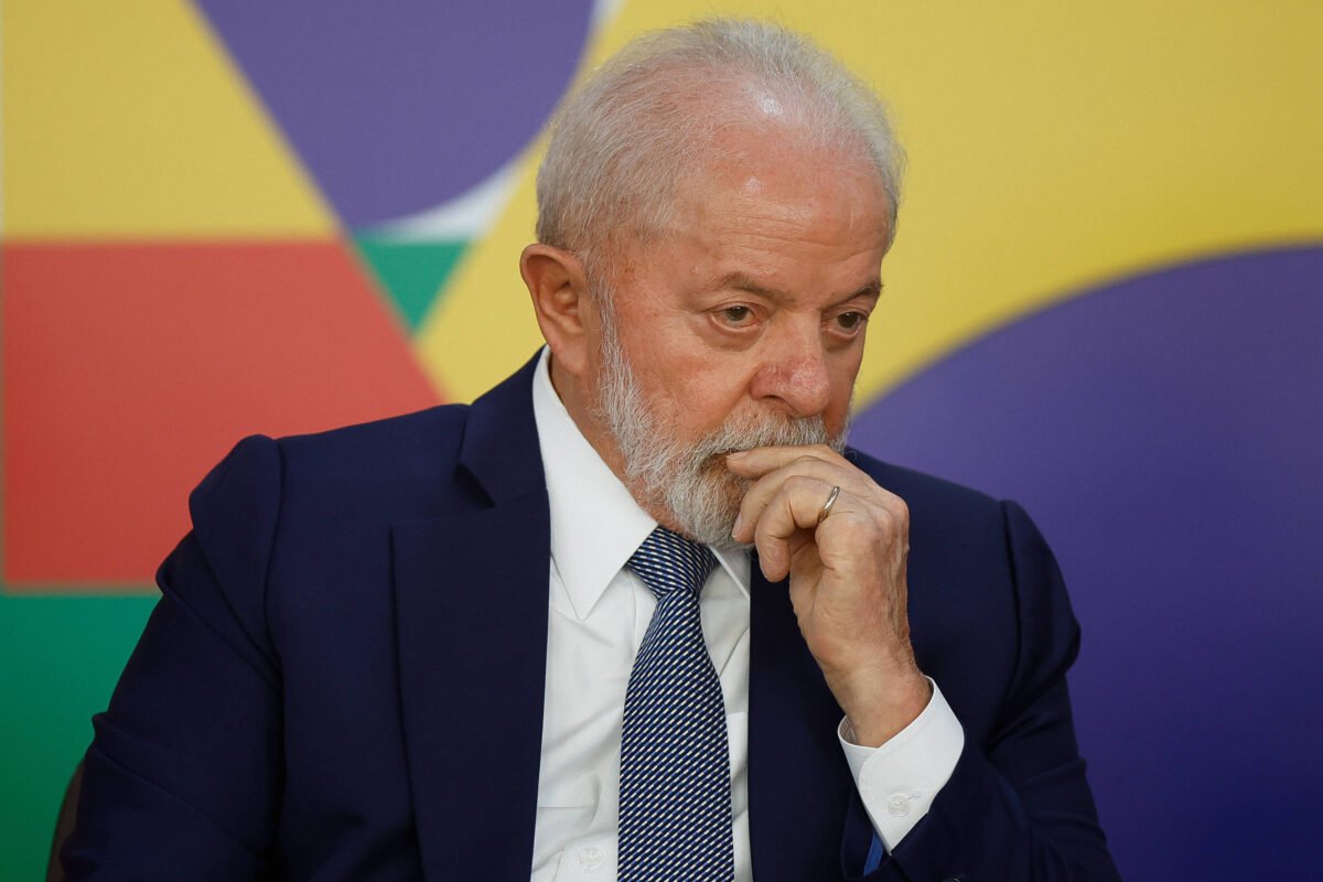 Lula fala com presidente de Israel e cita nova lista
